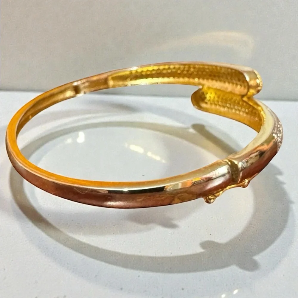 PAVÉ DOME CRYSTAL GOLD TWO-TONE BANGLE BRACELET. NWOT. - Picture 5 of 14